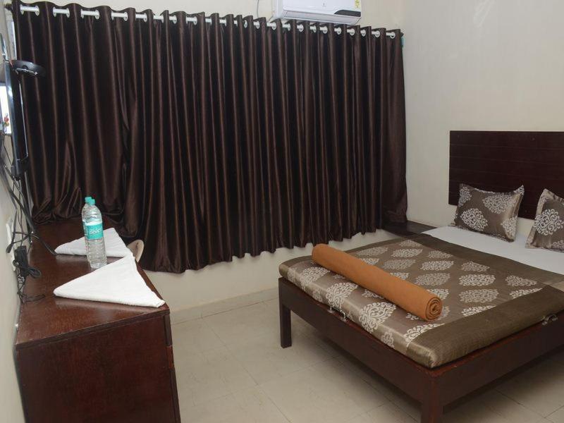 Nilraj Lodge Ratnāgiri Exteriör bild