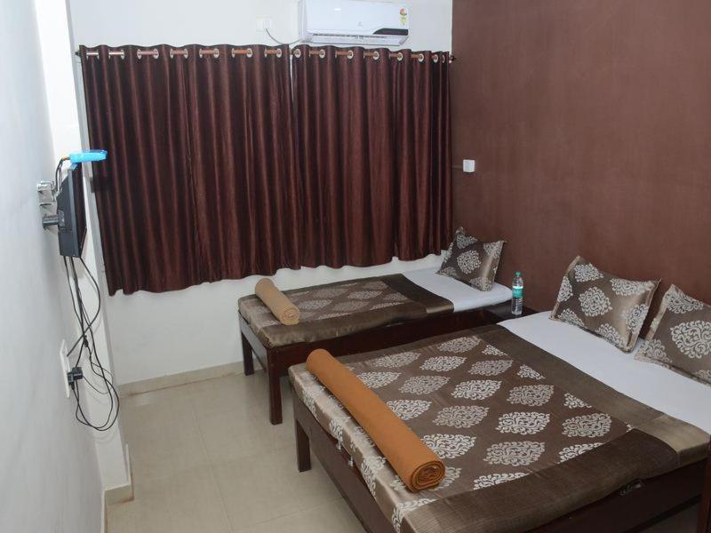 Nilraj Lodge Ratnāgiri Exteriör bild