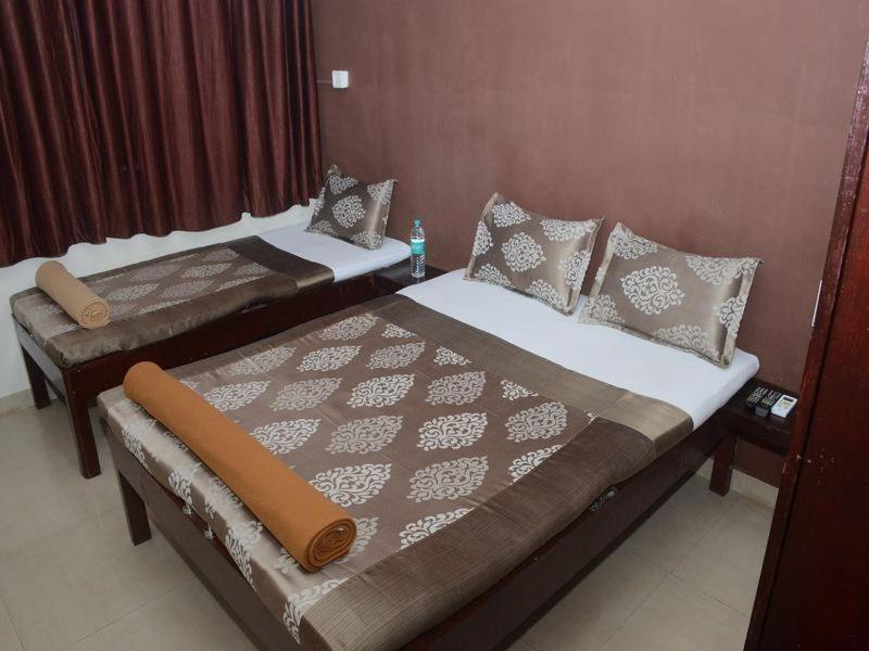 Nilraj Lodge Ratnāgiri Exteriör bild
